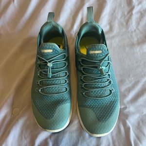 Turquoise nike free run shoes